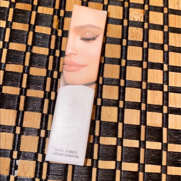 Kylie cosmetics- Born to sparkle - Picture 4 of 5